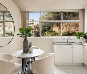 Lifestyle sanctuary in landmark 'Bayview' building - Photo 4