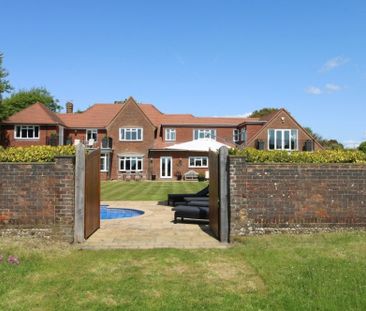 6 bedroom detached house to rent - Photo 2