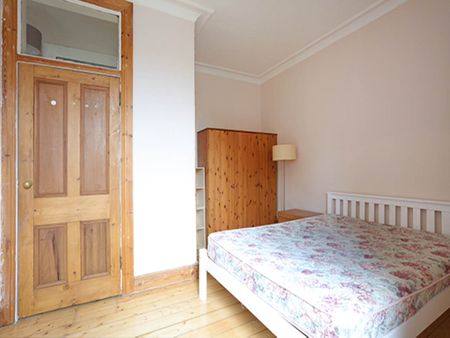 1 bed Flat to rent - Photo 2