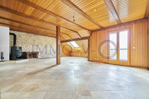 SPACIEUX AVEC CACHET ET BALCON AVEC VUE DEGAGEE - Foto 1