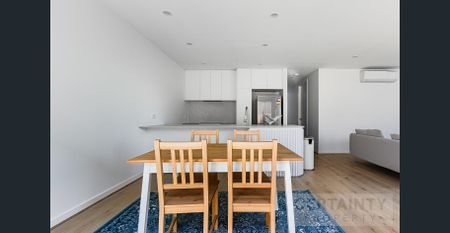 NEWLY FURNISHED CO-LIVING PROPERTY - Room available for only $250 per week! - Photo 5