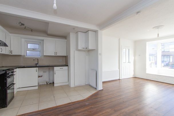 3 Bed Terraced House, Capmartin Road, CV6 - Photo 1