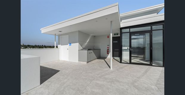 "Stylish Apartment in the Heart of Wynnum" - Apply today! - Photo 1