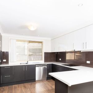 Lovely 3 bedroom family home - Photo 2