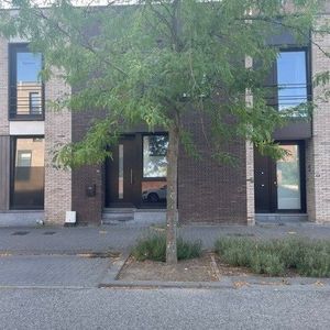 Huis te huur in Hasselt voor € 1.375 met 3 slaapkamers - Photo 3