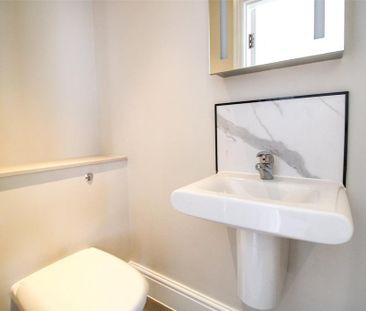1 bedroom in a house share to rent - Photo 5