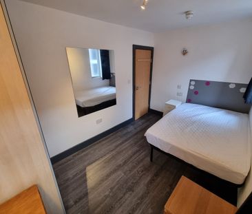 8 Bed Terraced House, Great Western St, M14 - Photo 6