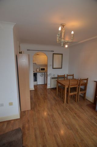 Apartment to rent in Dublin, Blessington St - Photo 2