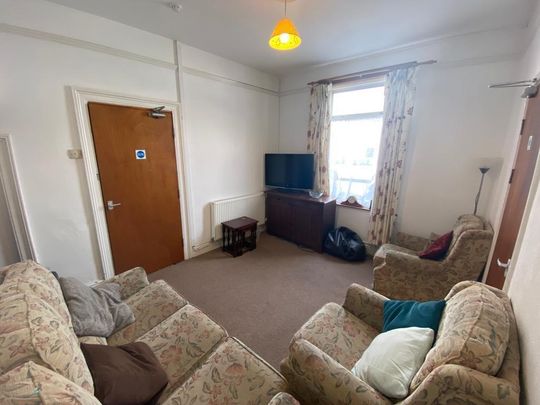 6 bedroom house to rent - Photo 1