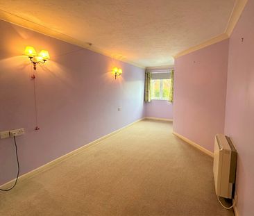 Flat to rent on - Photo 6