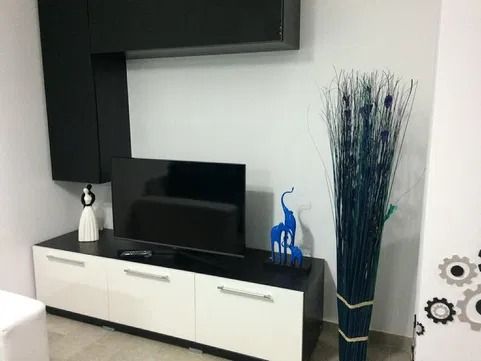 Apartament cu 3 camere, DECOMANDAT, 2 LOCURI PARCARE INCLUSE, zona Visoianu - Fotografie 1