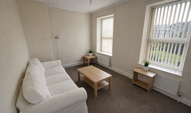 Fantastic Three Bedroom Property - Photo 1