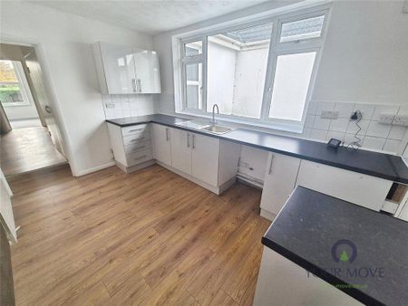 2 bedroom flat to rent - Photo 4