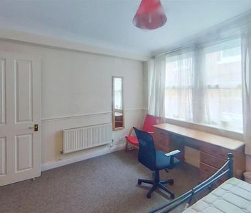 2 bedroom private hall to rent - Photo 4