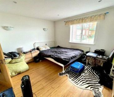 Pacific Close, SO14 - Photo 5