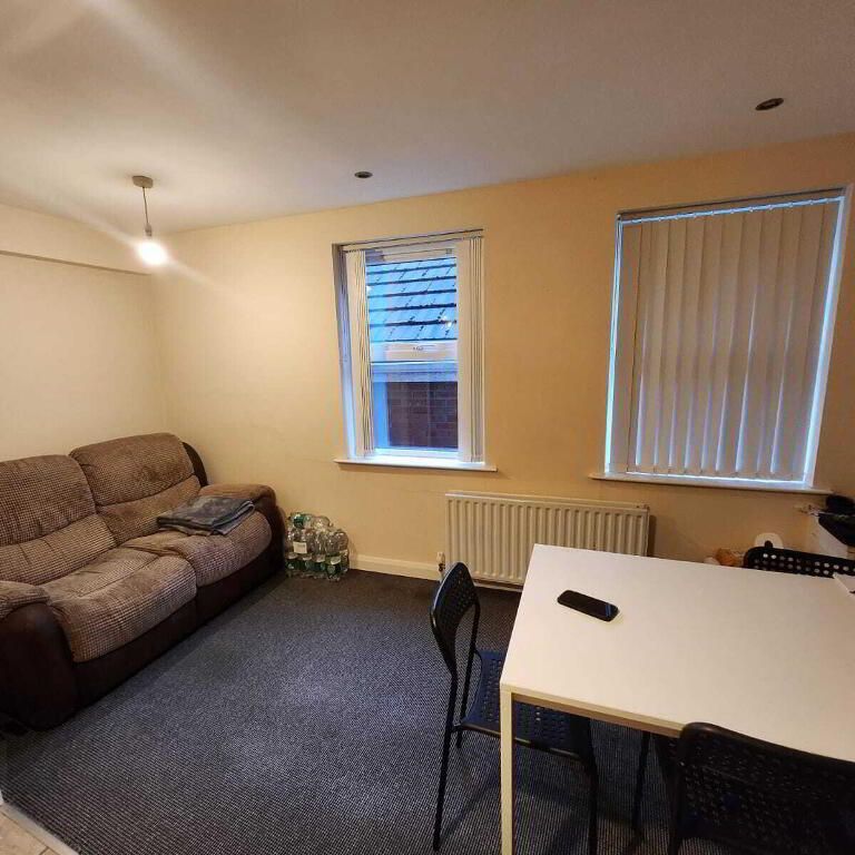 Apartment 7 190 Albertbridge Road, Belfast, BT5 4GU - Photo 1