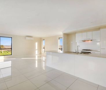 Quiet Suburb Living for the Family! - Photo 1