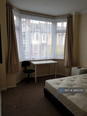 1 bedroom in a house share to rent - Photo 1