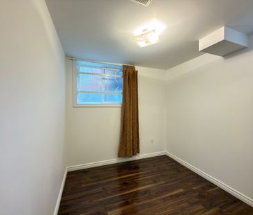 For Lease - 20 Aztec Court, Richmond Hill, Ontario - Photo 2