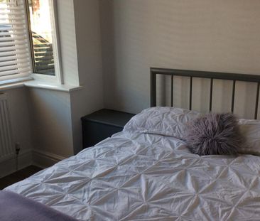 4 bedroom private hall to rent - Photo 5