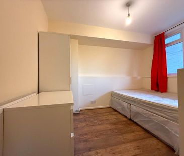 4 bedroom terraced house to rent - Photo 3