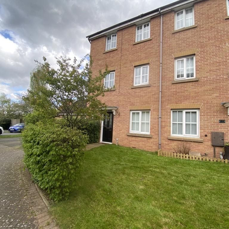 3 bedroom townhouse to rent - Photo 1