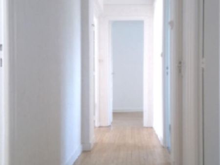 Location Appartement 3 pièce(s) de 84.19 m2 - Photo 3