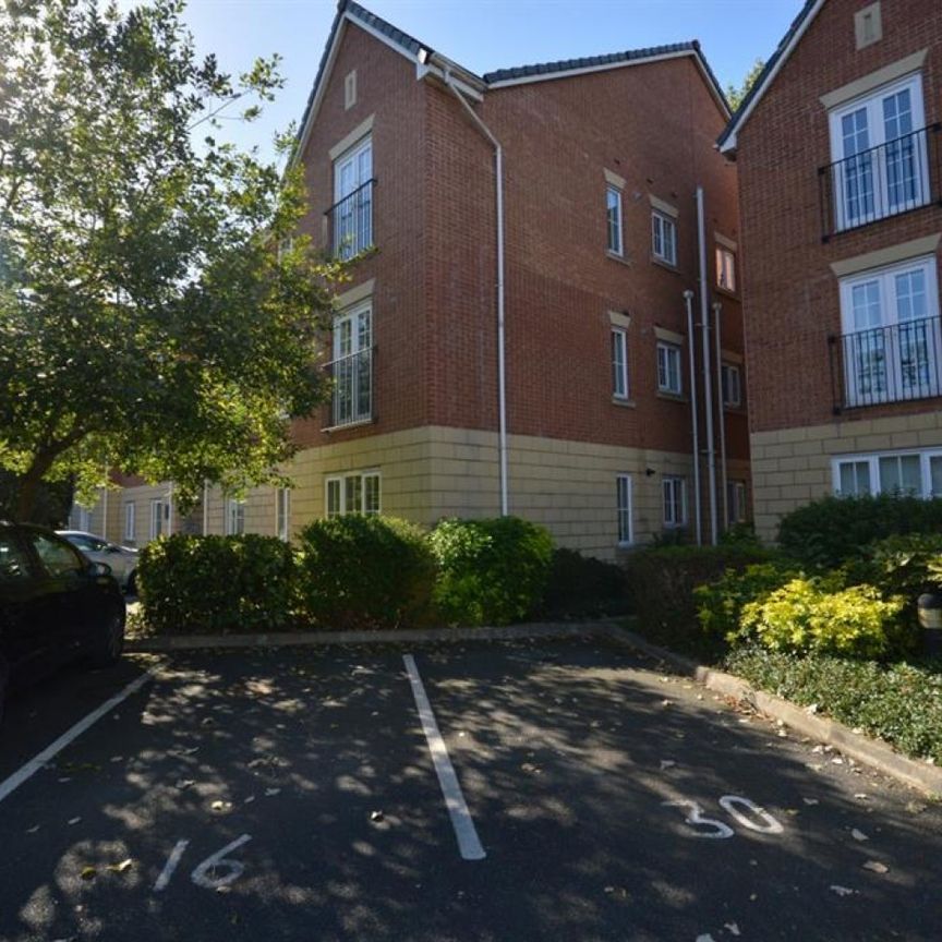 2 bedroom Flat To Let - Photo 2