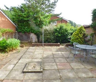 Sovereign Close, Murdishaw, Runcorn, WA7 - Photo 6