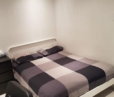 Emplacement stratégique avec 5 électroménagers inclus - Photo 1