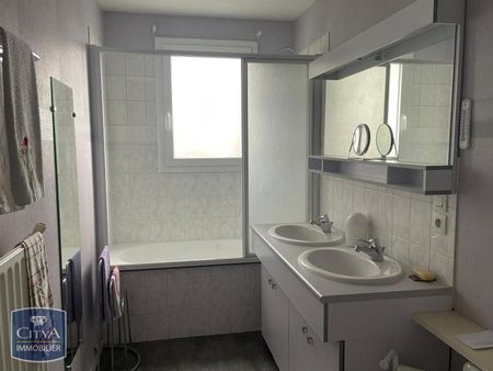 Location Appartement 3 pièces 69m² BOURG EN BRESSE 01000 - Photo 5