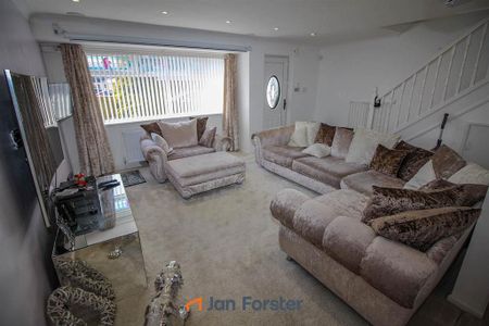 3 bedroom semi-detached house to rent - Photo 2
