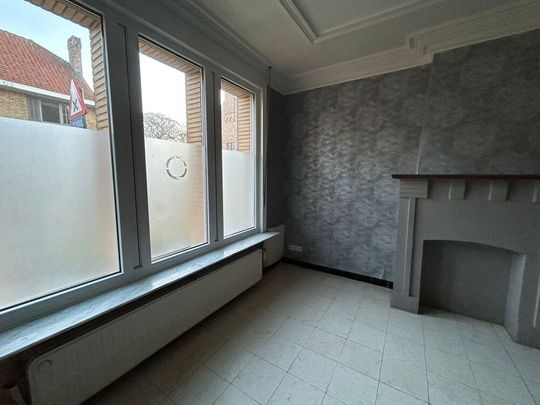 Knusse gezinswoning met tuin en vernieuwd terras te huur in Gistel! - Photo 1