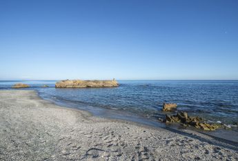 Sabinillas-Manilva, Urbanización playa paraíso 28