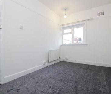 Blackthorn Road, Southampton - Photo 4