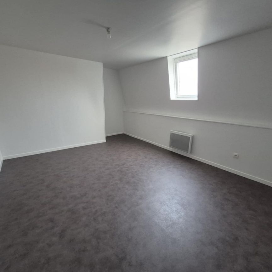 Location Appartement 2 pièces 60m² AIRE SUR LA LYS 62120 - Photo 1