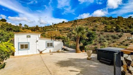 Alquiler de casa o chalet independiente en Camino de Corca - Photo 2