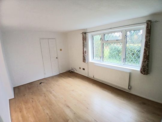 York Road, Stevenage - Photo 1