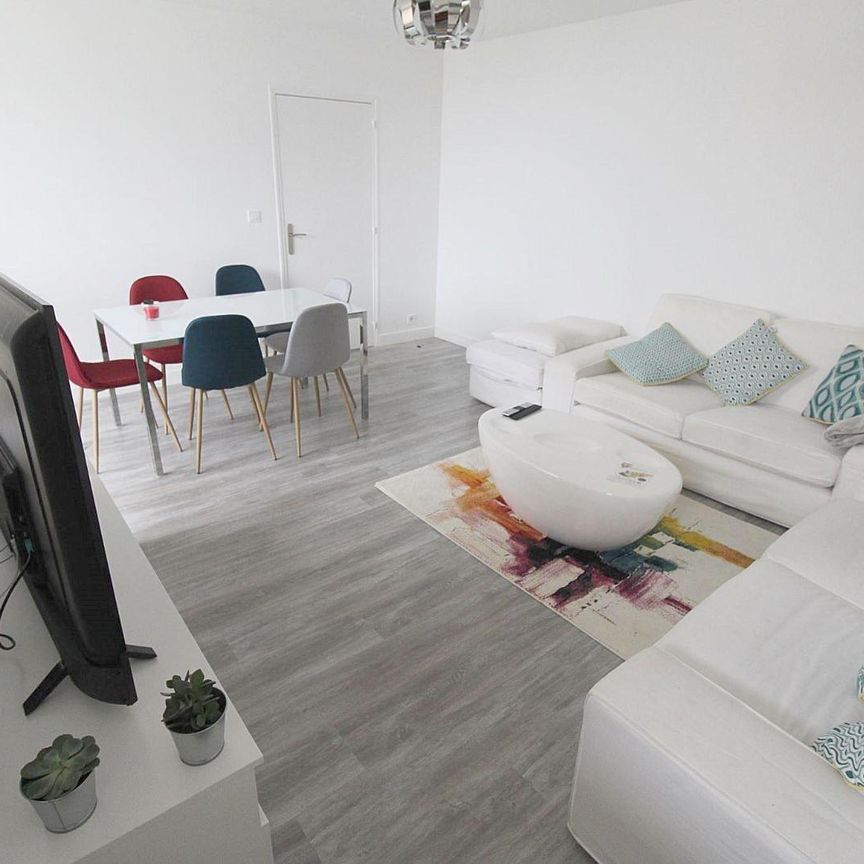 Location Appartement 1 pièce 9m² ELANCOURT 78990 - Photo 1