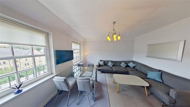3 bedroom flat to rent - Photo 1