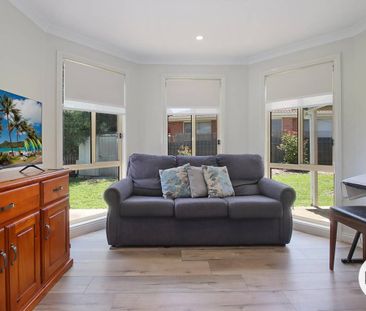 WELL PRESENTED FAMILY HOME! - Photo 2