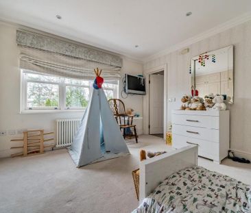 4 bedroom semi-detached house to rent - Photo 6