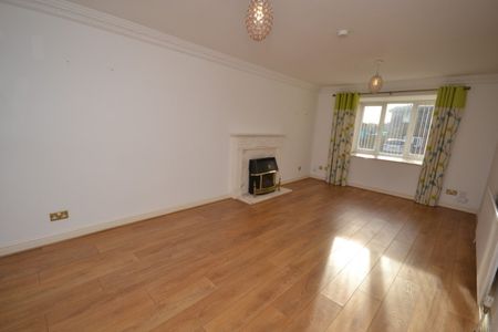 2 bed Ground Floor Flat for Rent - Photo 2