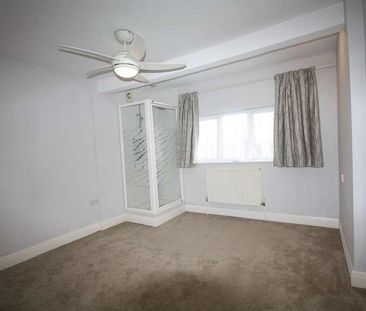 Spring Lane, Farnham Common, SL2 - Photo 3