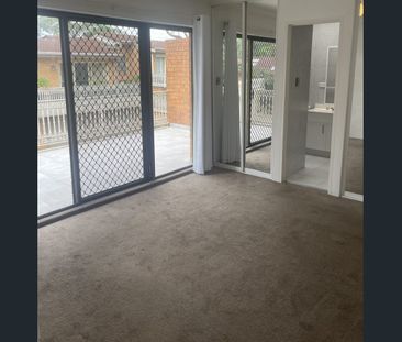 Neat & Tidy Townhouse - Photo 6