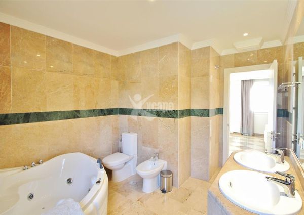 Luxury 2 bedrooms Penthouse Duplex for rent in Nueva Andalucia