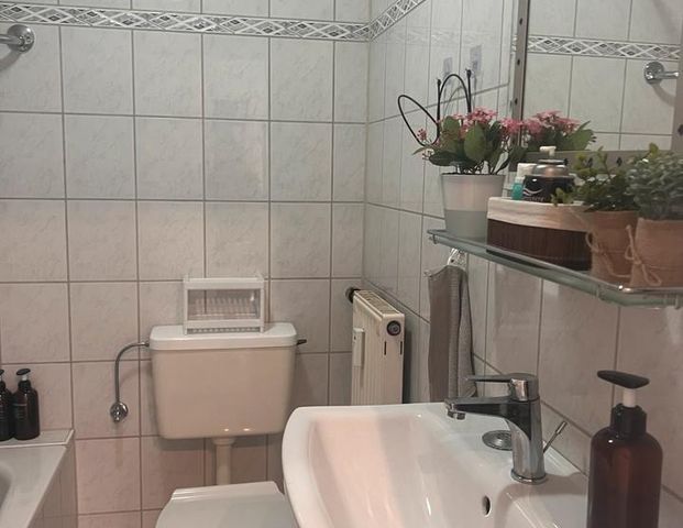 1,5 Zimmer- Wohnung in Sankt Augustin Niederplaeis - Foto 1