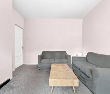 3 bedroom flat to rent - Photo 6