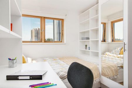 1 bedroom in a flat share to rent - Photo 4