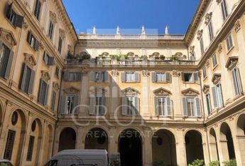 Center-Pantheon: Beautiful fully furnihed modern 1 bedroom, 2 bath loft in Historic building. Quiet, bright, parquet floors, high ceilings, air conditioning, close to services. # 2264